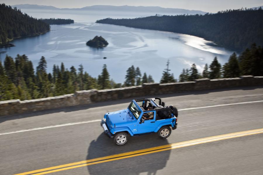 Jeep Wrangler Sahara 2012 года  (фото 14 из 15)